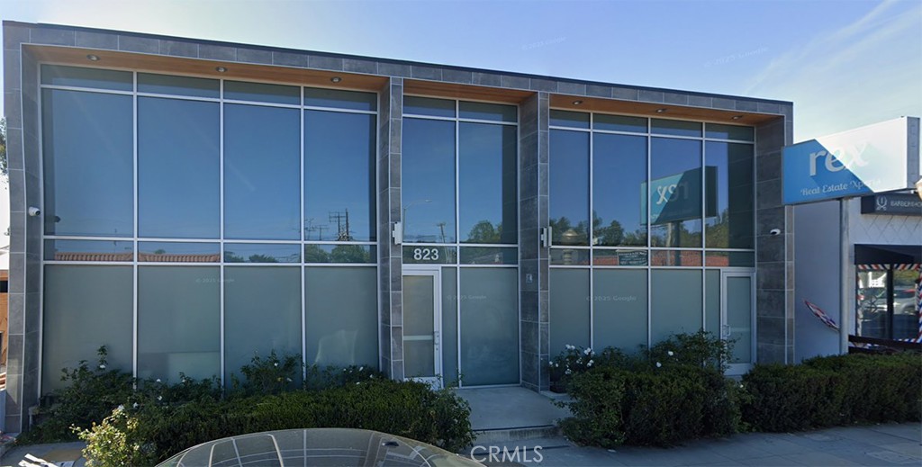 823 N Harbor — photo