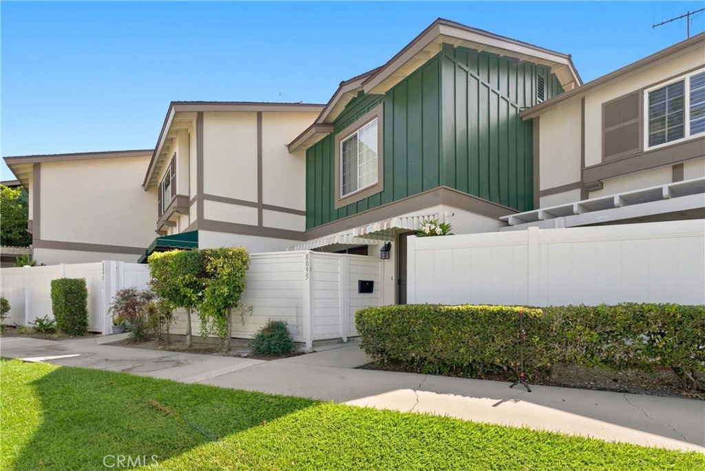 8095 Kerr Green — photo