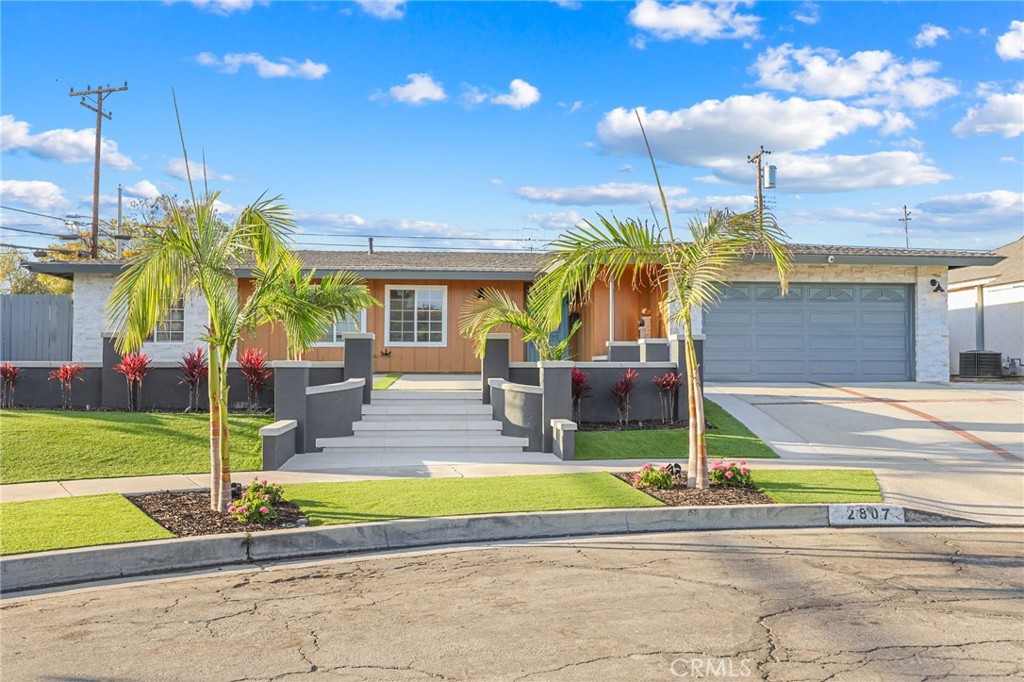2807 E Alden — photo