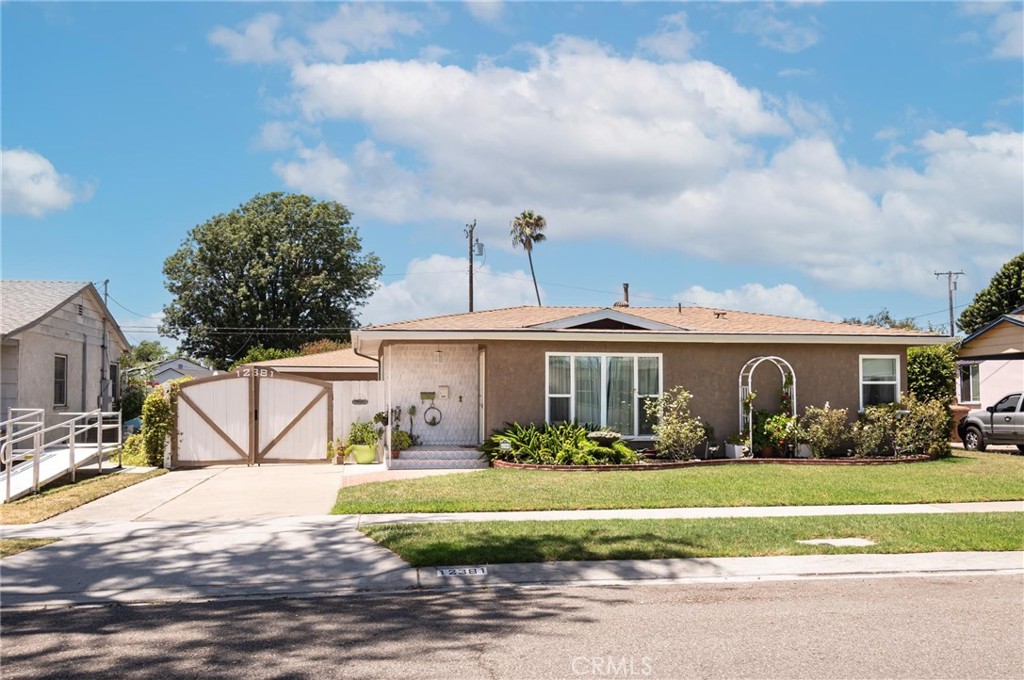 12381 Pine St. — photo