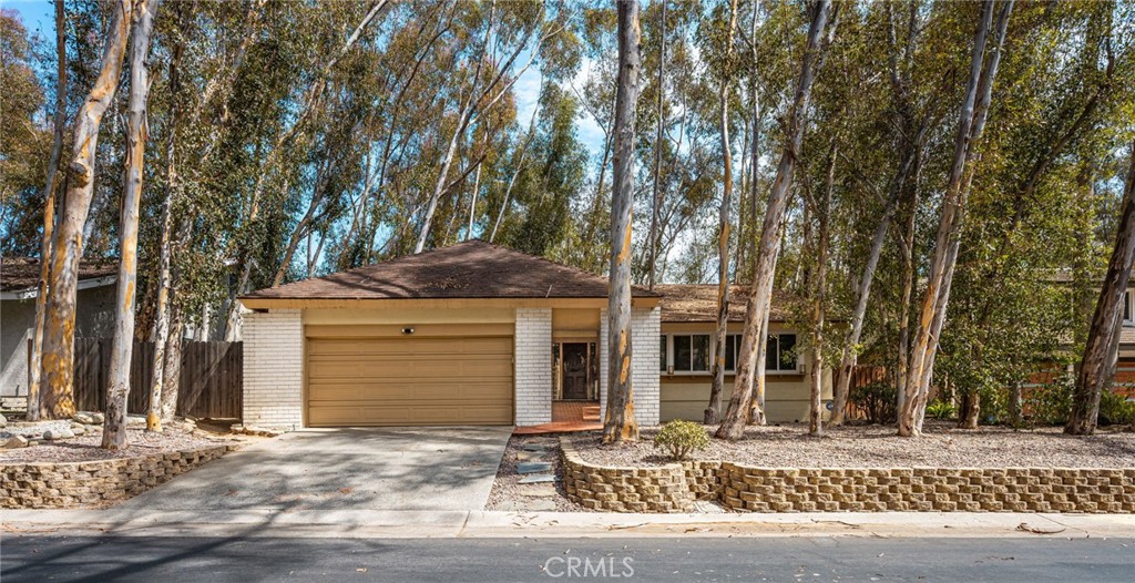 22572 Charwood Circle — photo