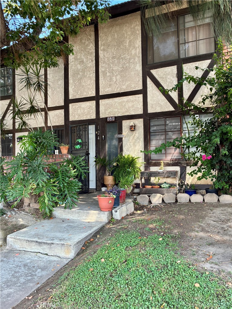 124 E Merrill — photo