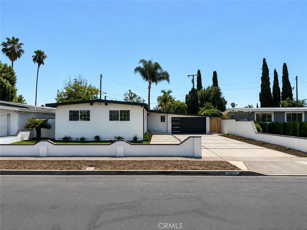 14372 Livingston — photo