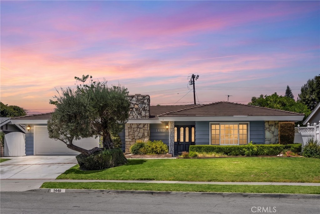 1449 La Canada Drive — photo
