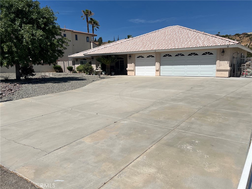 7692 Calpella — photo