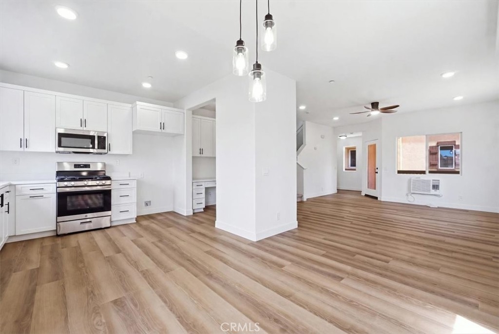 501 N Lark Ellen B — photo