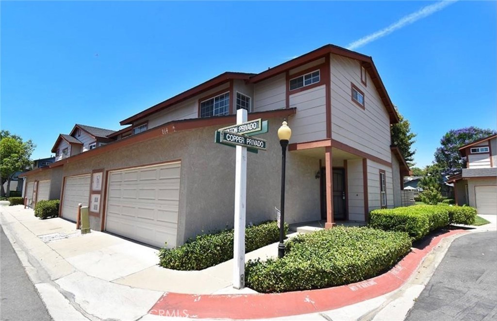 864 Carlton Privado — photo