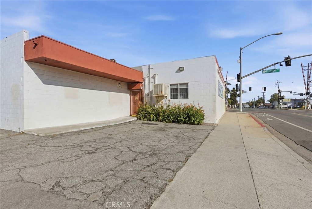 809 S Willowbrook, Compton, CA 90220 — photo 2
