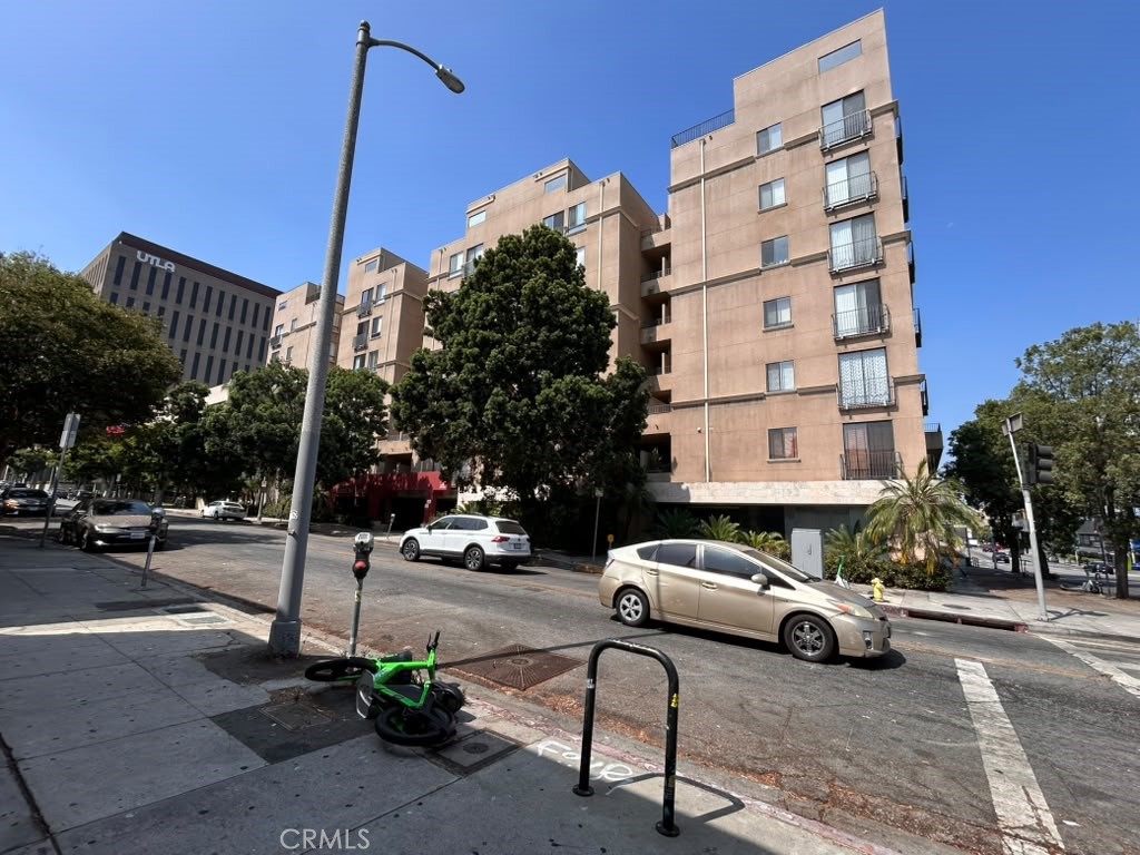 625 S Berendo 601 — photo