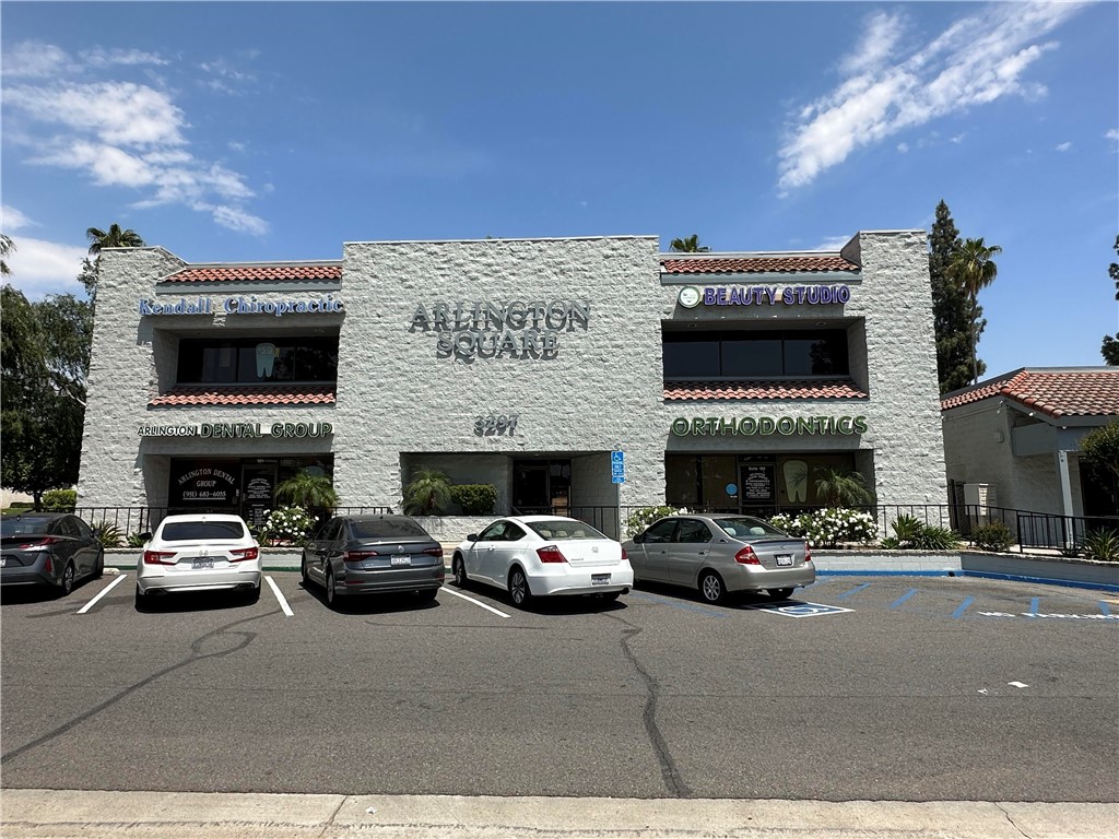 3297 Arlington Avenue 206 — photo