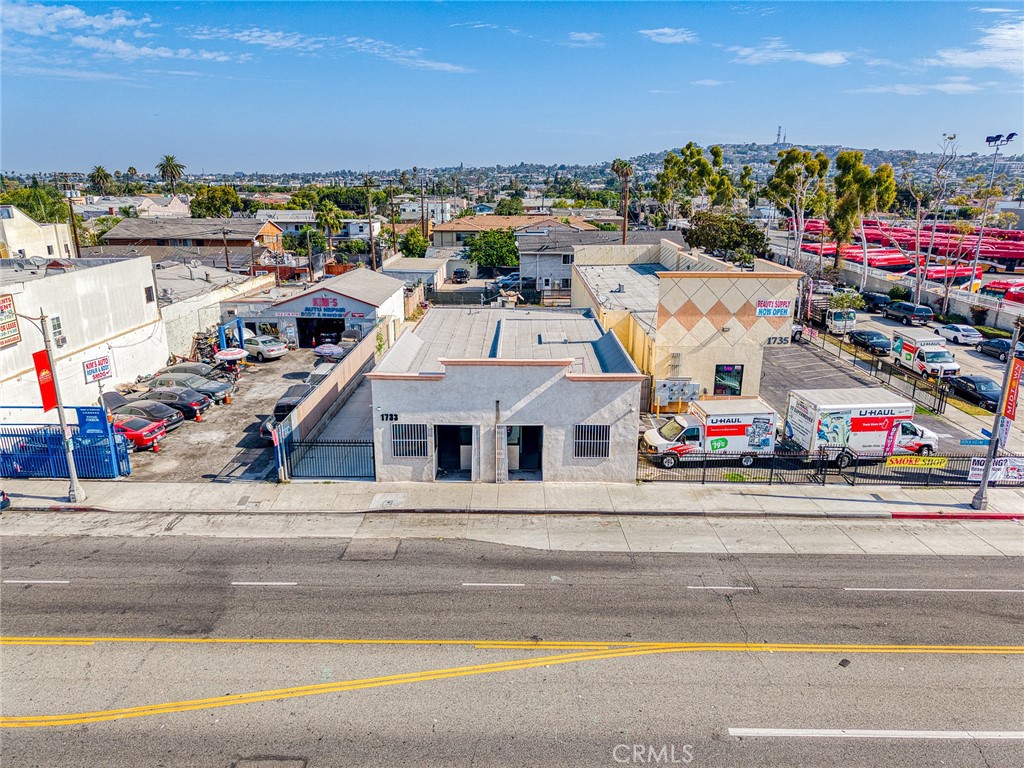 1733 E Anaheim — photo