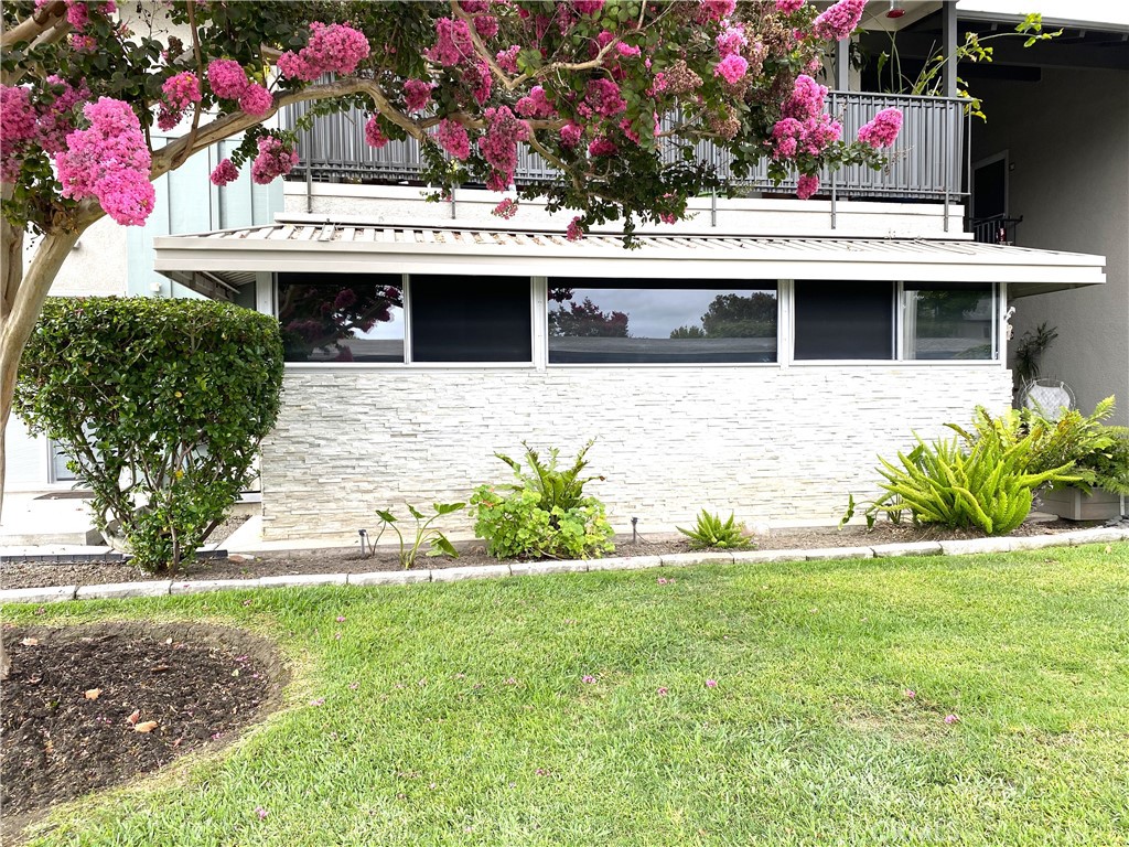 1920 McKinney Way, M15-17C — photo