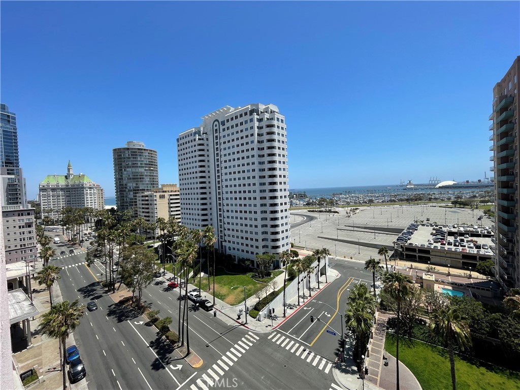 525 E Seaside 1806 — photo