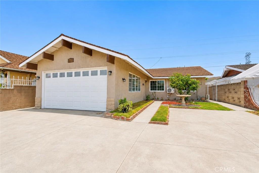 2332 Silverbay — photo