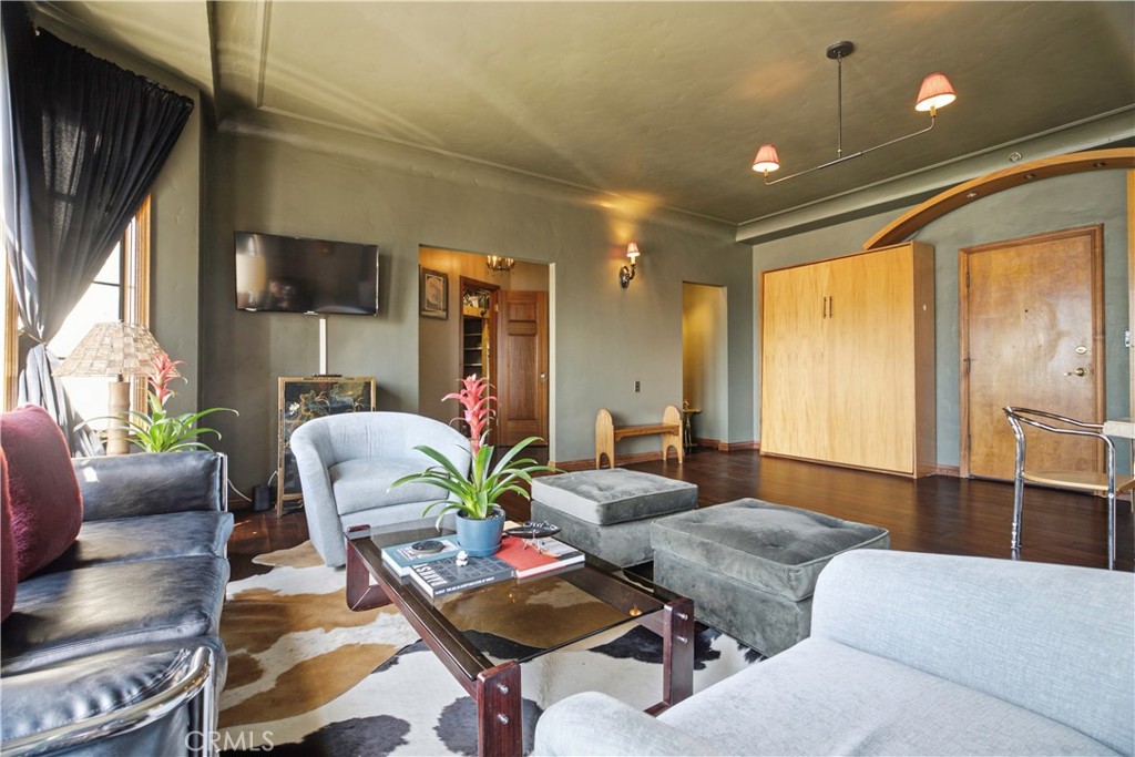 800 E Ocean 1006 — photo