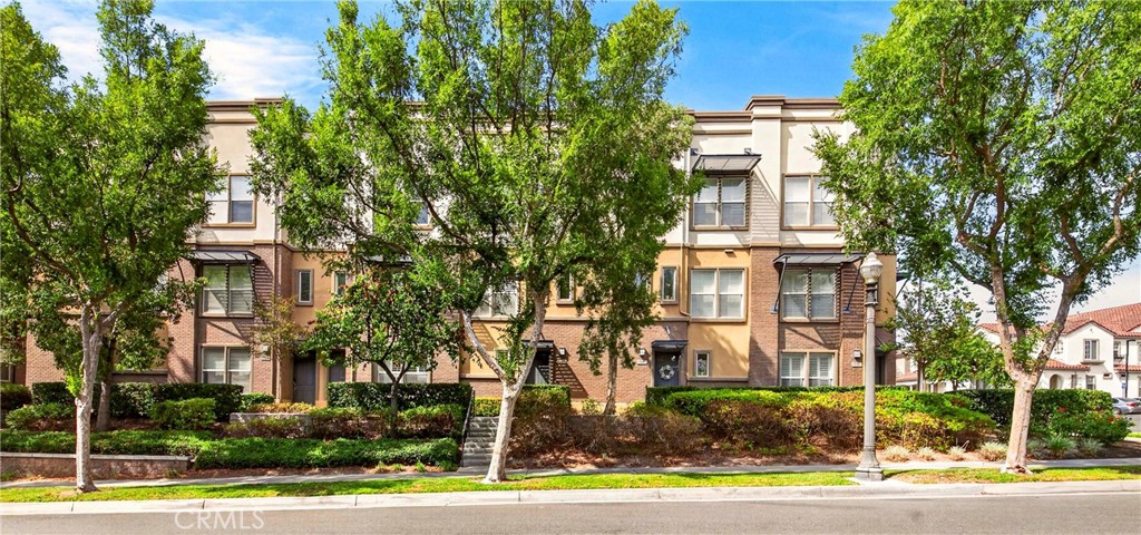 2256 Clark — photo