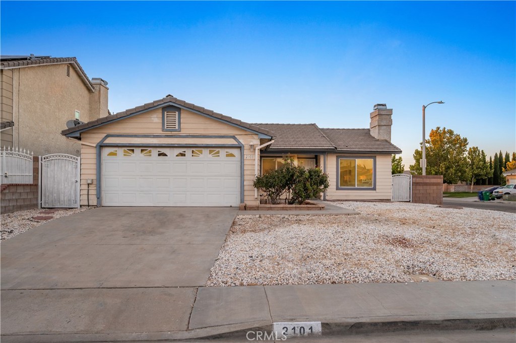 2101 Forry, Lancaster, CA 93536 — photo 2
