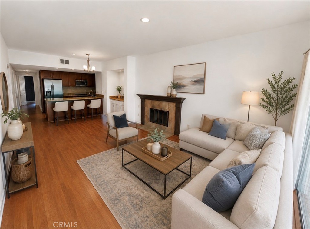 11630 Warner 510 — photo
