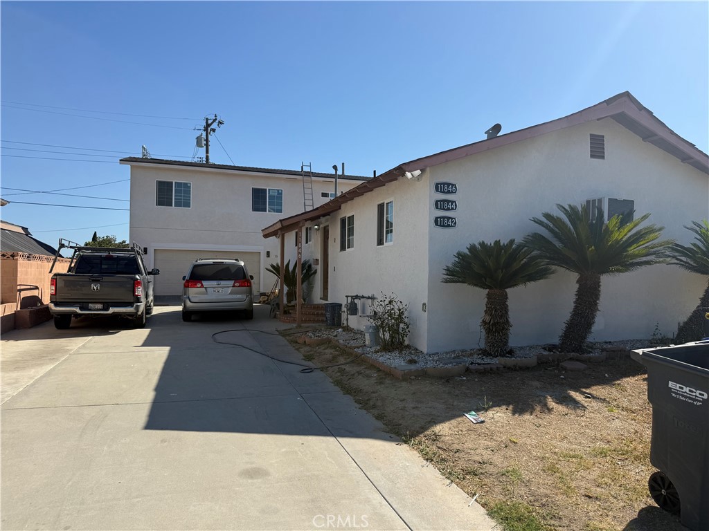 11842 Hollyview — photo