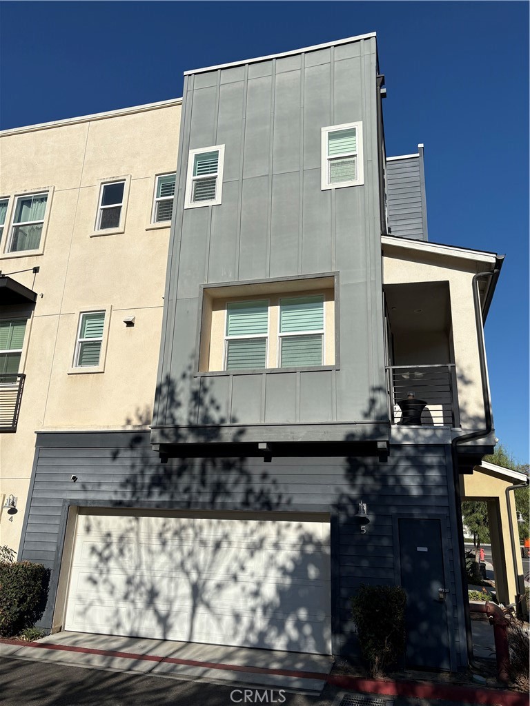 1422 N Harbor — photo