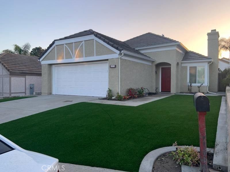 7372 Hinsdale Place — photo