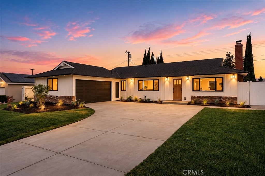 1825 Rolling Hills — photo