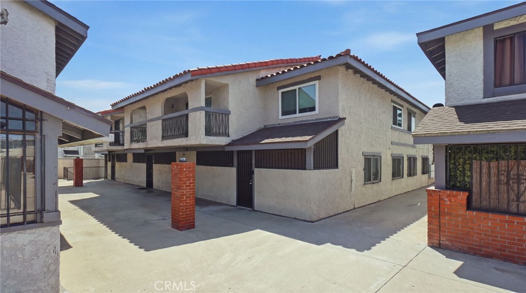 1239 W Rosecrans 4 — photo