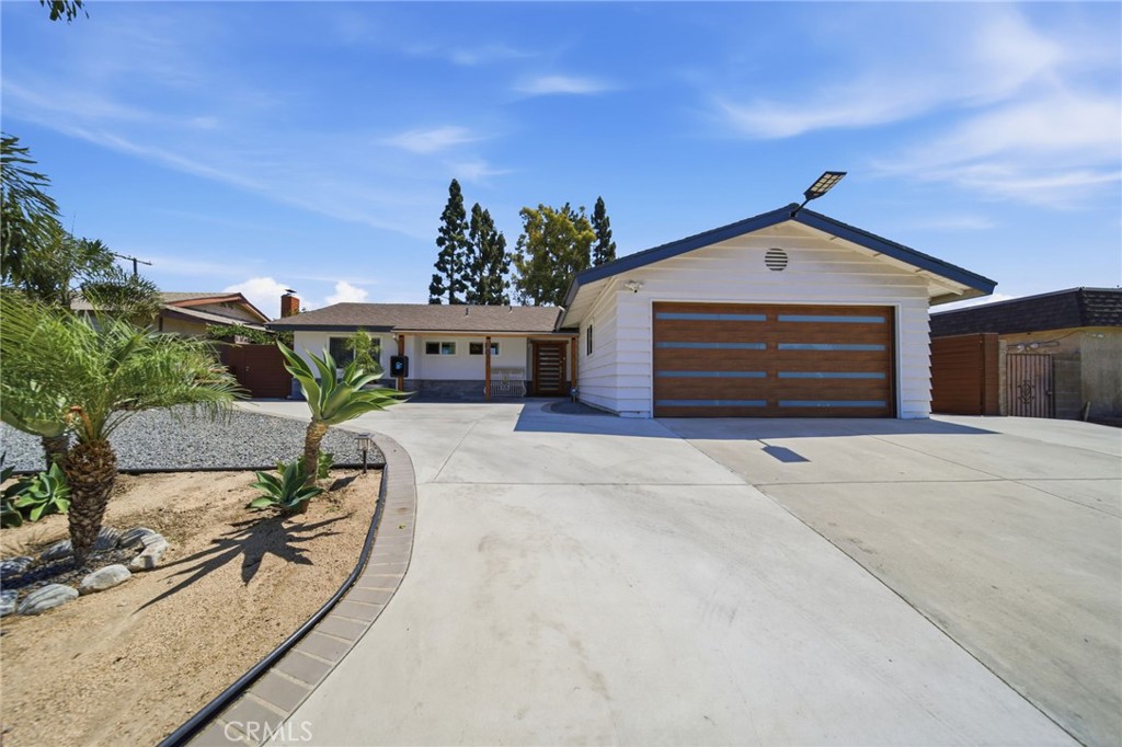 14762 Carfax — photo