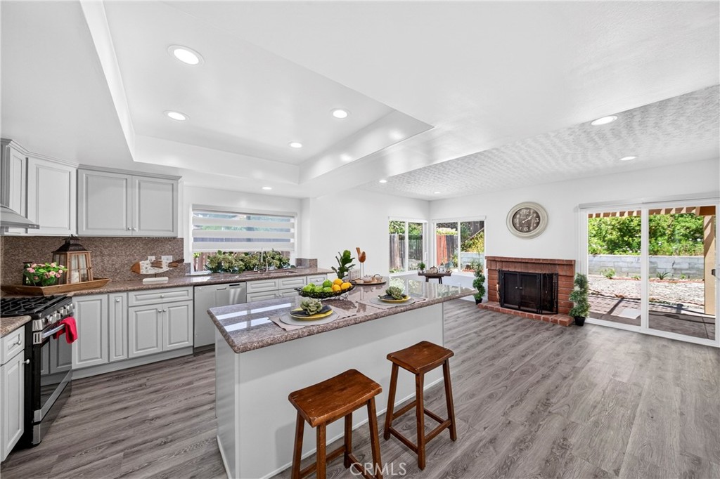 404 Continental Ct — photo