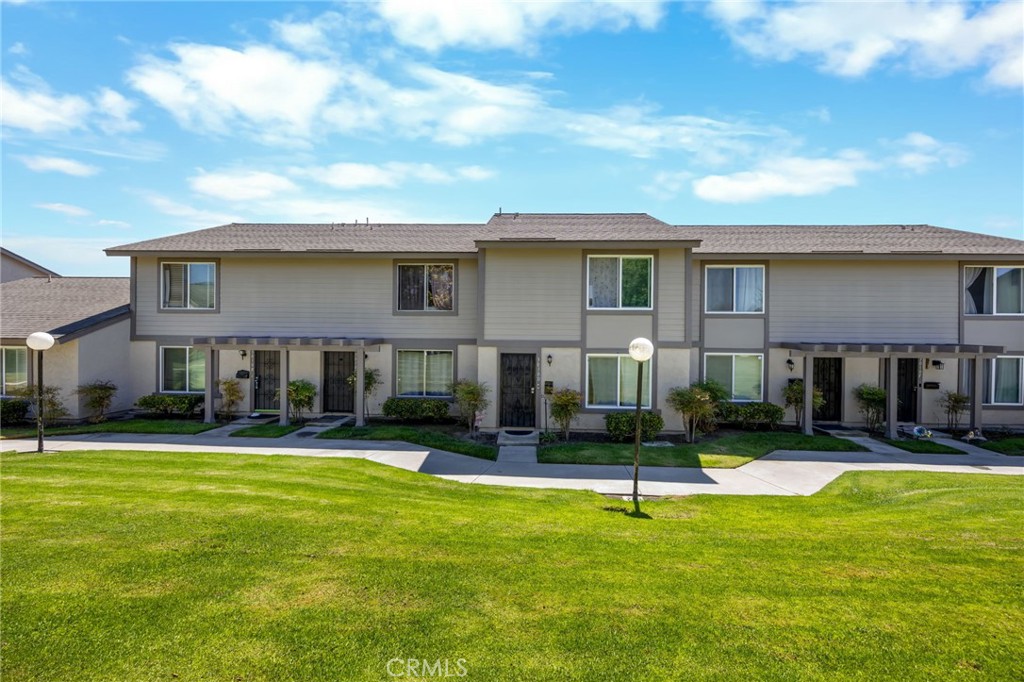 3010 Bradford D — photo