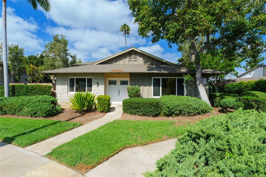 111 E Palmdale — photo