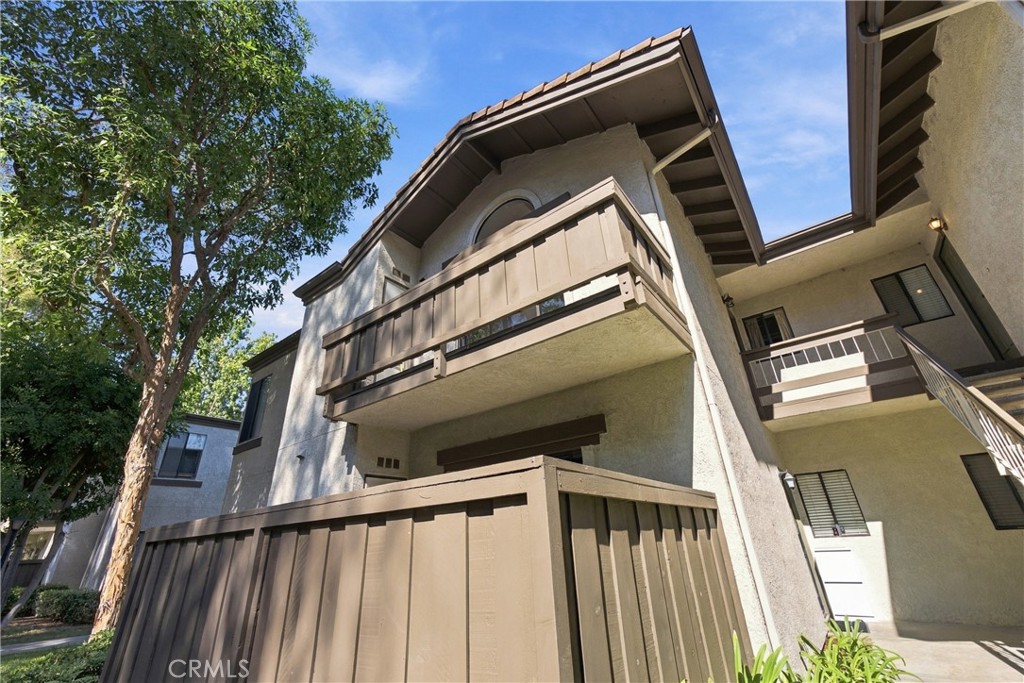 22719 Lakeway 402 — photo