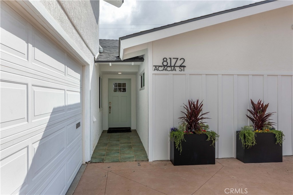 8172 Acacia Street — photo