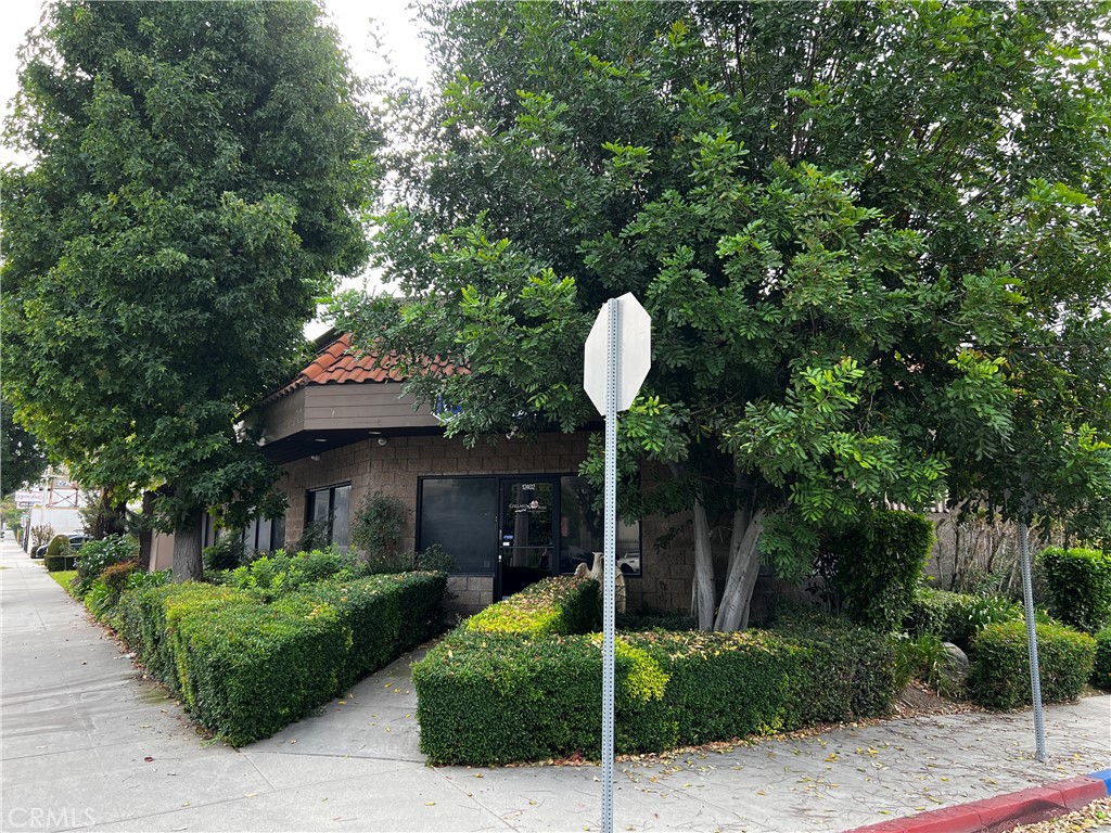 12402 Philadelphia Street — photo
