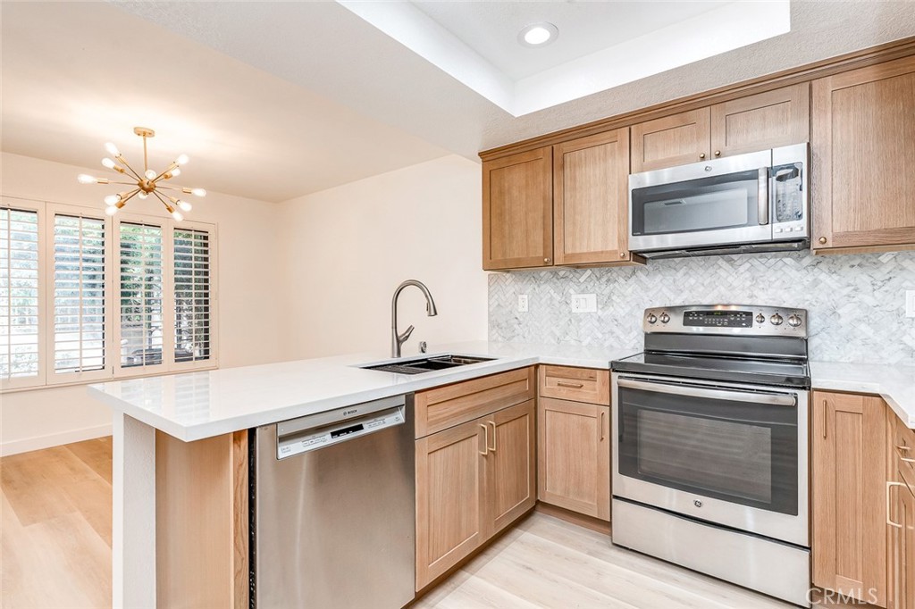 933 Creekside Drive 126 — photo