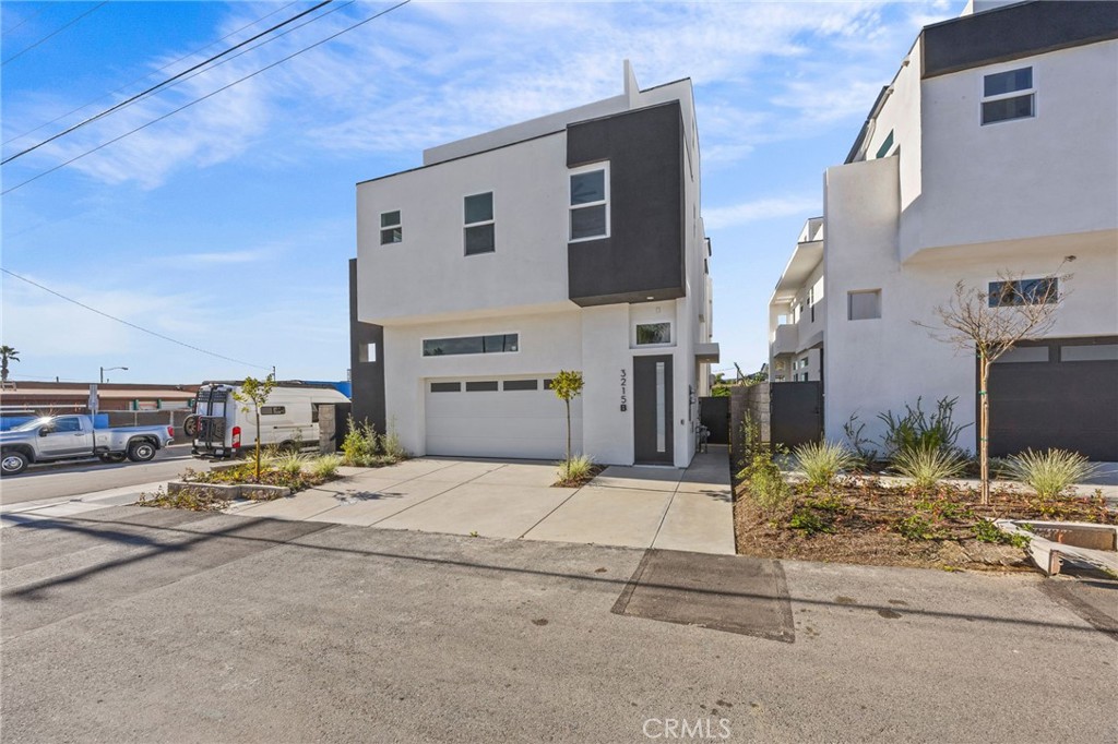 3215 S El Camino Real B — photo