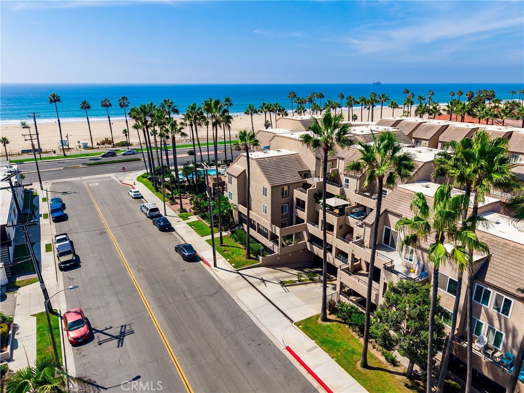 1200 Pacific Coast 106 — photo