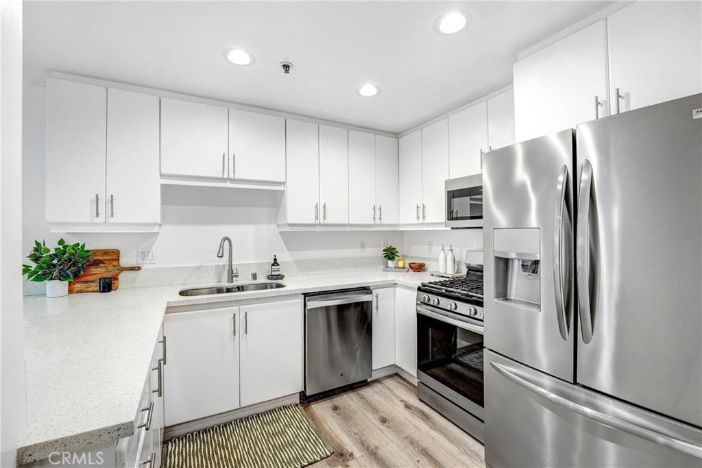 335 S Sierra Madre 203B — photo