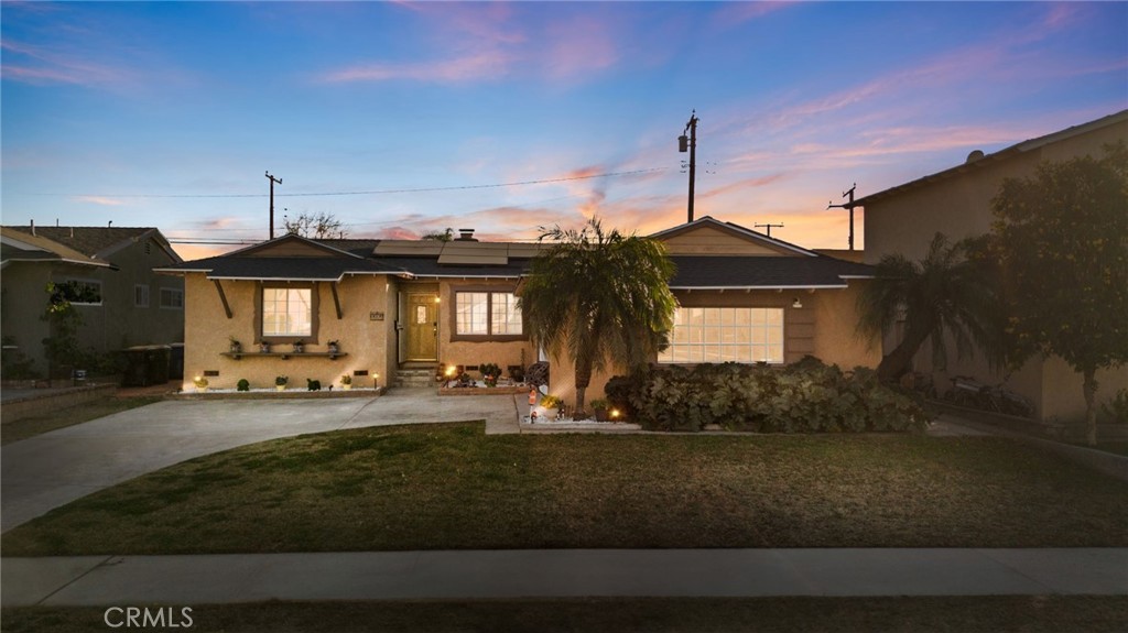 1136 W Edna Place — photo