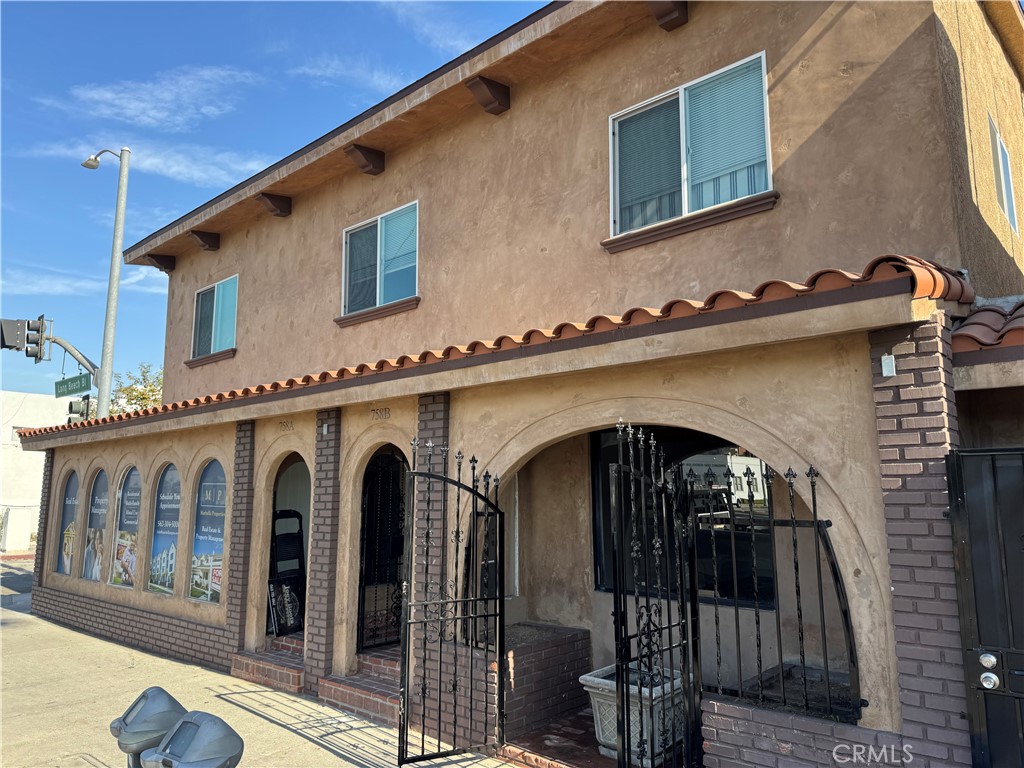 758 Long Beach Blvd. Unit B — photo