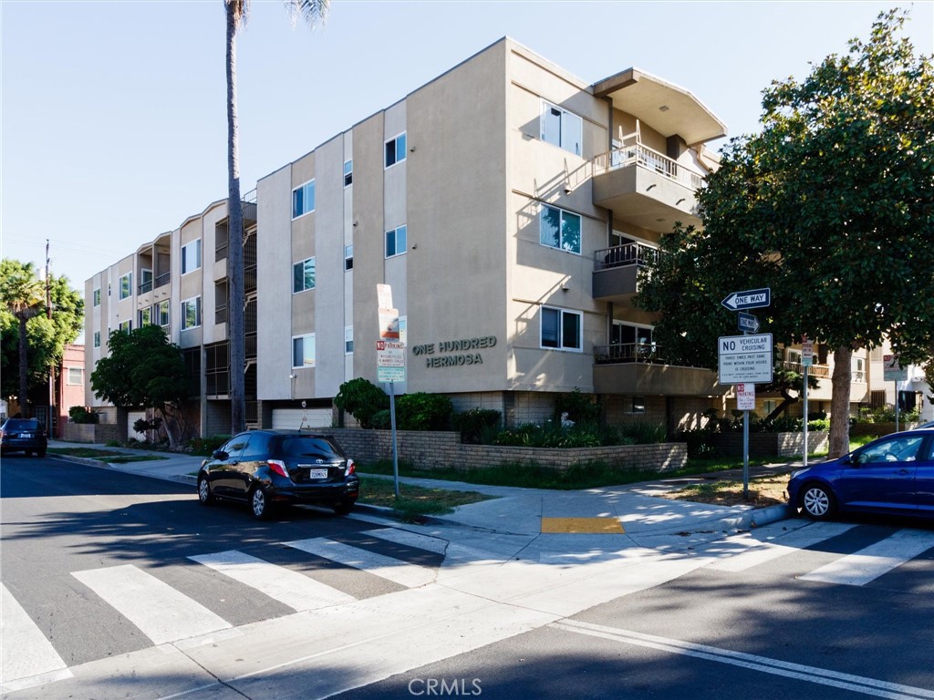 100 Hermosa Unit 1C — photo