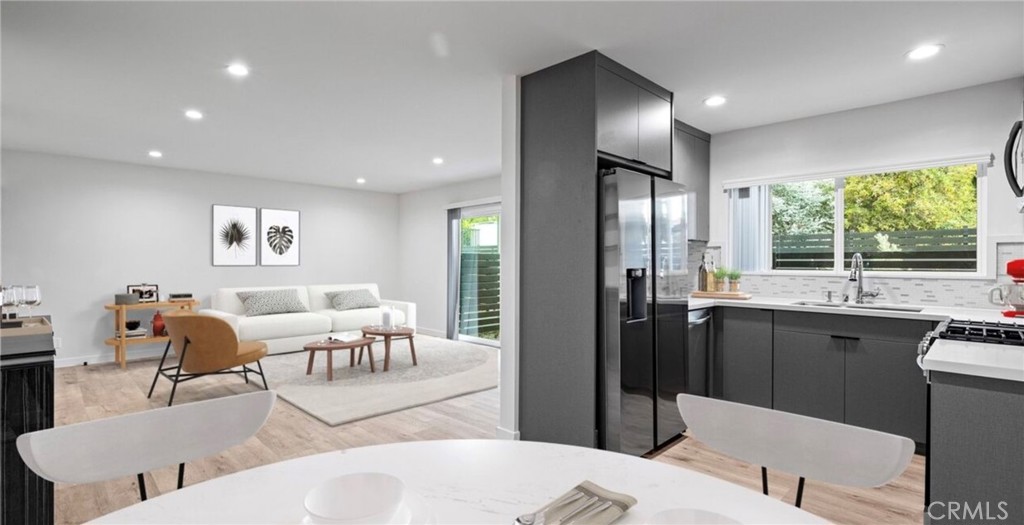 2021 N Beachwood Drive Unit 7 — photo