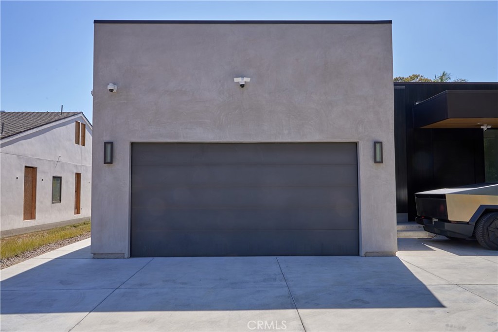 1119 Crestview Drive B — photo