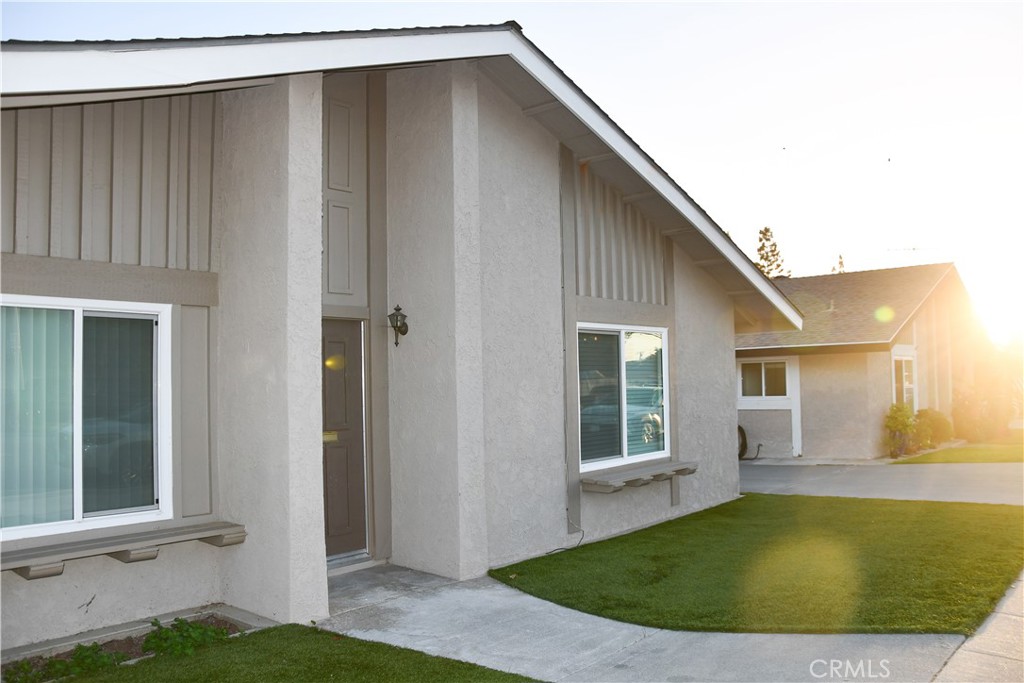 802 E La Veta, Orange, CA 92866 — photo 2