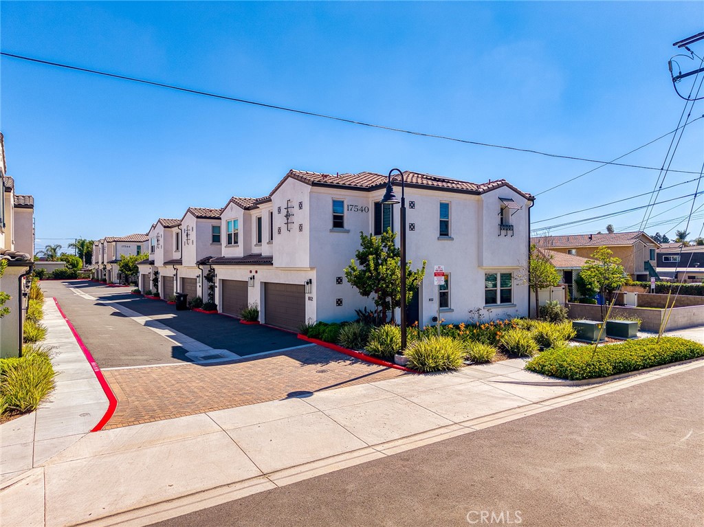 17540 Cameron Lane 102 — photo