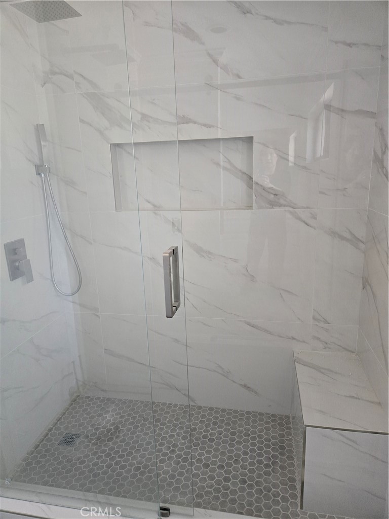 407 E Yale Loop — photo