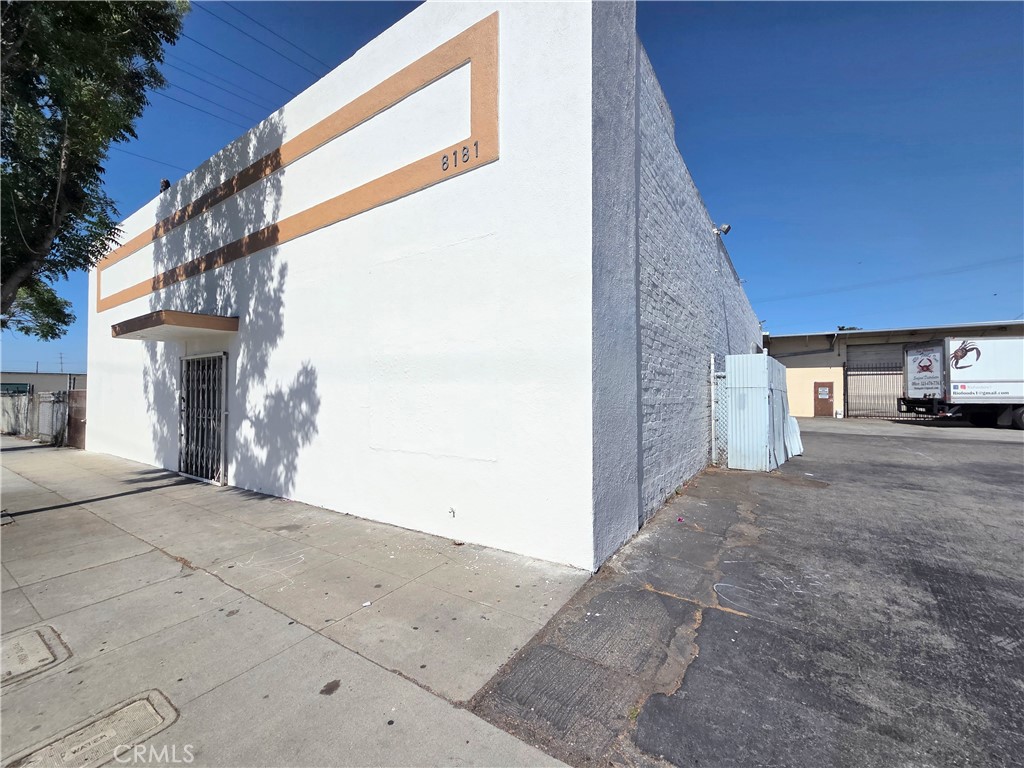 8181 State Street — photo