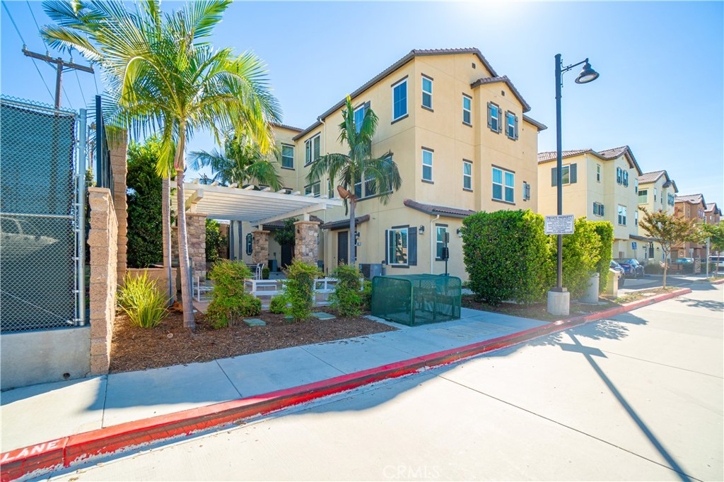 794 N Ethan Way — photo