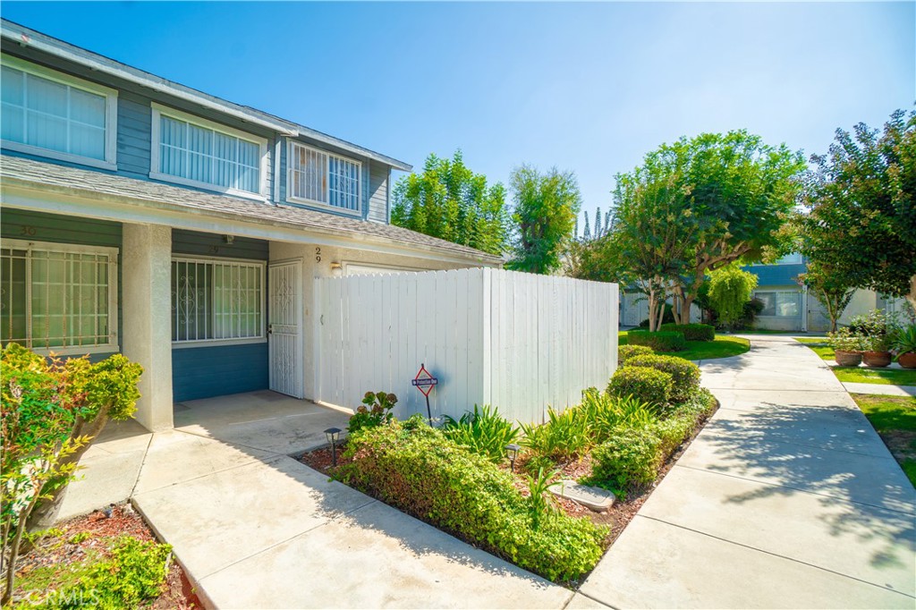 810 W Compton Unit 29 — photo