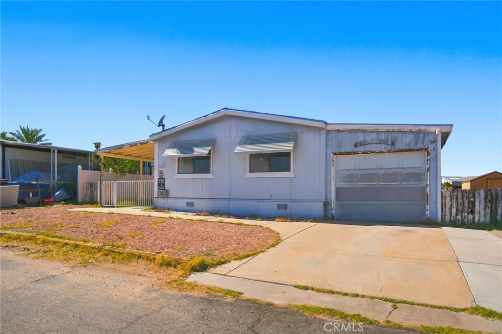 1212 Riverview — photo